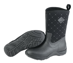 Paire de bottes Muck Boot Arctic Weekend noires et grises, vue de trois quarts avec semelle apparente