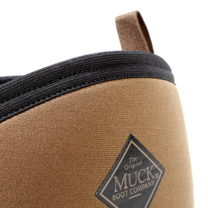 Detail du haut de tige et du logo Muck Boot sur l Arctic Adventure Solid