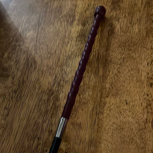 Döbert – Stick Döbert poignée cuir texturé et claquette fine Bordeaux 140cm  | Sellerie Bucéphale