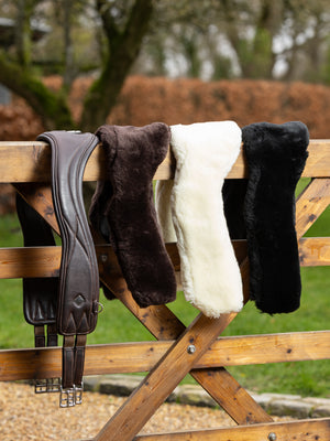 Housse de Sangle Obstacle Merino+ LeMieux - Noir, Marron et Naturel - mise en situation