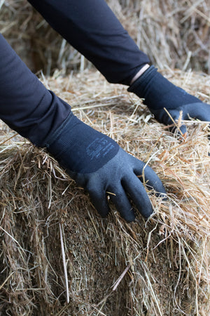 Gants de travail thermiques LeMieux - Noir - mise en situation
