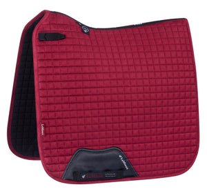 Tapis de Dressage Suede Square LeMieux, coloris Mulberry, vue produit