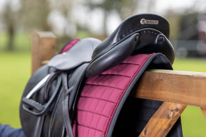 Tapis de Dressage Diamante Square LeMieux, coloris Bordeaux, détail