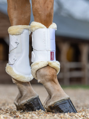 Guêtres de Protection LeMieux Fleece Edged Mesh - Blanc/Naturel - lifestyle