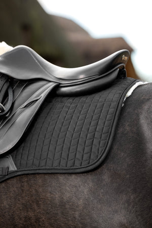 Tapis de CSO LeMieux EuroJump Suédine Merino+ - Noir/Naturel - lifestyle