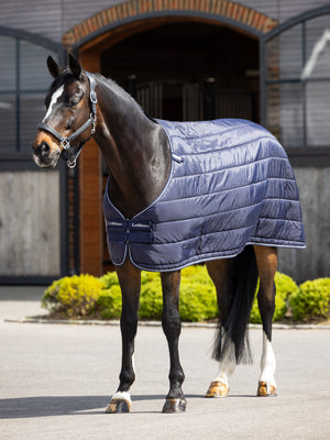 Sous-couverture LeMieux 200g, coloris Navy, en situation