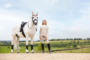 LeMieux Young Rider Kennedy veste de concours Stone en situation