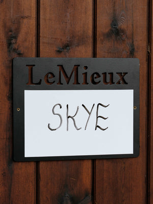 Ardoise magnétique d'écurie LeMieux — Noir, en situation