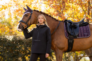 Anorak Imperméable Demi-Zip Phoebe LeMieux - Noir - mise en situation