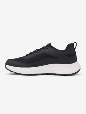 IT08793_product_kantawaterprooftrainer_black_01