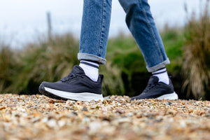 IT08795_lifestyle_kantawaterprooftrainer_navy_3