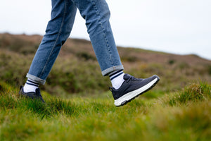 IT08795_lifestyle_kantawaterprooftrainer_navy_5