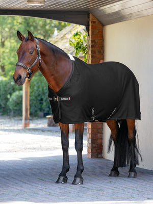 Couverture polaire LeMieux Arika Jersey-Tek - noir - mise en situation