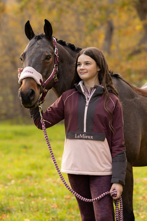 Anorak Bailey Young Rider LeMieux Bramble en situation
