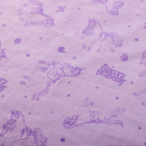 Tissu imprime licornes de la couverture Unicorn Academy pour cheval de bois