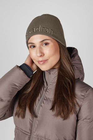Bonnet tricoté Eskadron Dynamic 2026 — porté