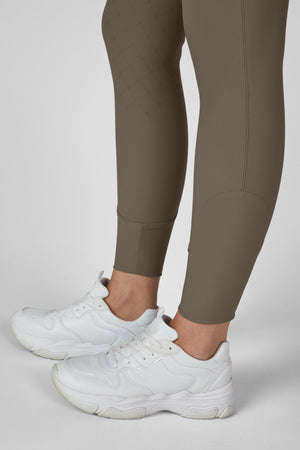 Pantalon d'Équitation Full Grip – Eskadron Dynamic Fanatics 2026 — porté