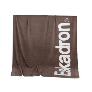 Plaid Canapé Fleece – Eskadron Dynamic 2026 — Powdertaupe