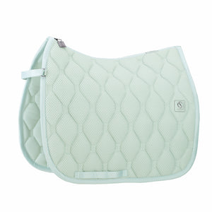 Eskadron – Tapis de selle MESH Eskadron Classic SS24 Powder Green DL - Dressage  | Sellerie Bucéphale