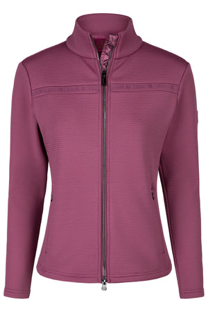 L'image montre une veste de sport zippée de couleur bordeaux. La veste présente une coupe ajustée avec un col haut pour une meilleure protection contre le froid. Elle est confectionnée dans un tissu texturé à motifs horizontaux, ce qui lui donne un aspect moderne et élégant. Le devant de la veste est doté d'une fermeture éclair centrale qui s'étend du bas jusqu'au col. Cette fermeture est de couleur noire, créant un contraste subtil avec la couleur bordeaux du tissu. De chaque côté de la...
