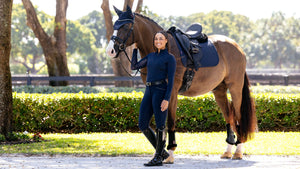 Tapis de Dressage LeMieux Essence Navy - porté