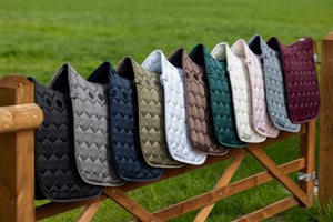 Tapis de selle Eskadron Glossy Wave Basics coloris