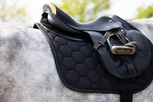 Tapis de selle Eskadron Softshell Basics en situation