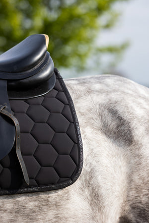Tapis de selle Eskadron Softshell Basics en situation