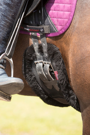 Sangle intégrée de dressage LeMieux noire détail des boucles
