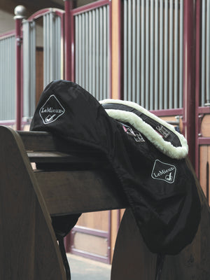 Housse de selle Dressage LeMieux ProKit noire sur la selle
