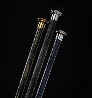 Cravaches de saut LeGrip LeMieux noire, marron et bleu marine