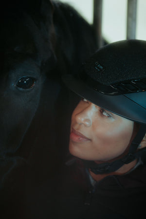 Capacete ABUS Pikeur AirLuxe Supreme Glam viseira curta