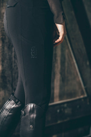 Pantalon d'équitation femme Pikeur Cantira MatrixGripTec, coloris noir, en situation