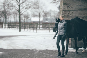 Pikeur QUILTED VEST gilet d'équitation, coloris basalt grey, en situation