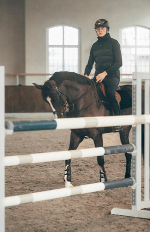 Pikeur QUILTED VEST gilet d'équitation, coloris noir, en situation