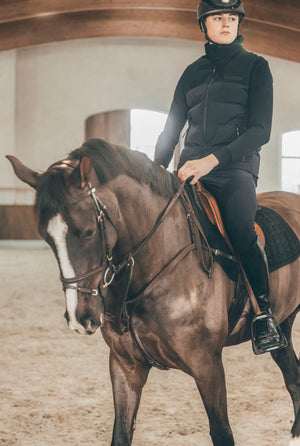 Pikeur QUILTED VEST gilet d'équitation, coloris noir, en situation