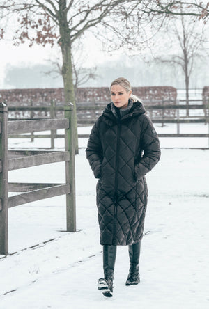 Pikeur QUILTDIAMOND COAT manteau d'équitation, coloris noir, en situation
