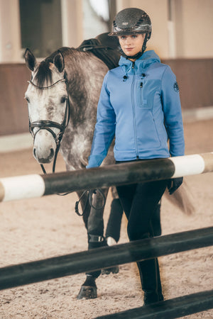 Pikeur THERMO FLEECE veste polaire, coloris electric blue, en situation