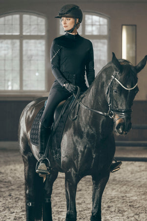 Pikeur ZONE ZIP SHIRT polo de concours, coloris noir, en situation