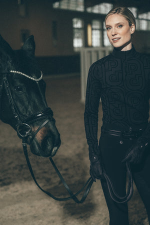 Pikeur Haut technique zippé ZIP PRINT, coloris black, en situation