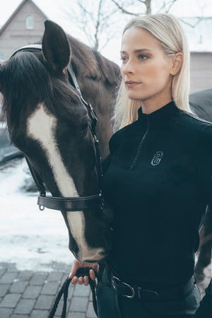 Pikeur ZIP RIP SHIRT polo de concours, coloris noir, en situation