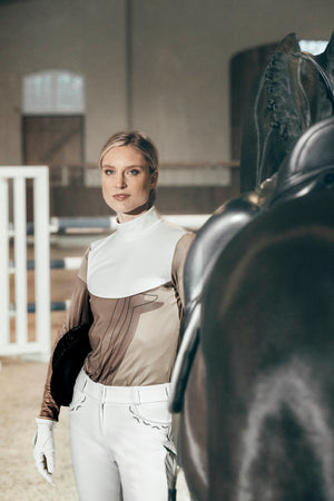 Pikeur COMPETITION SHIRT polo de concours, coloris mocha cream, en situation