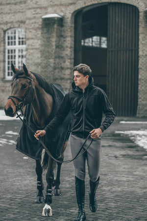Veste technique homme Pikeur Hoody, coloris noir, en situation