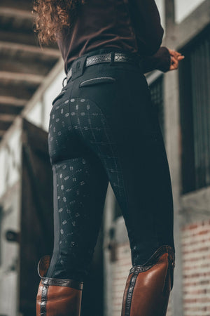 Pikeur LINNETT SO GripTec pantalon d'équitation, coloris noir, en situation