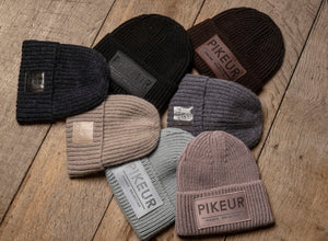 Pikeur BEANIE bonnet, coloris ash mauve, en situation
