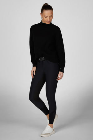 Pikeur CEELINA Grid TexLeather pantalon d'équitation, coloris noir, porté vue de face
