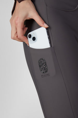 Pikeur CEELINA Grid TexLeather pantalon d'équitation, coloris basalt grey, porté, détail