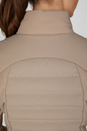 Pikeur QUILTED FLEXVEST gilet d'équitation, coloris mocha cream, porté, détail