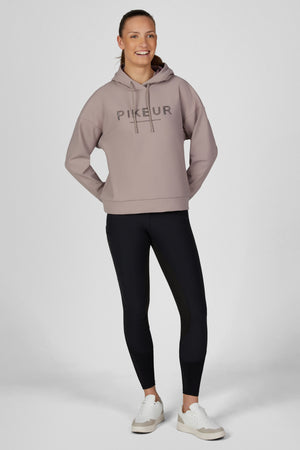 Pikeur PLUSHLUXE HOODY sweat d'équitation, coloris ash mauve, porté vue de face