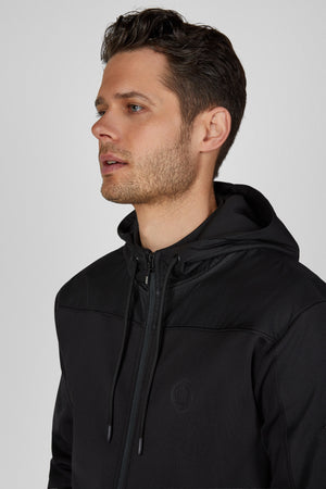 Veste technique homme Pikeur Hoody, coloris noir, porté, détail